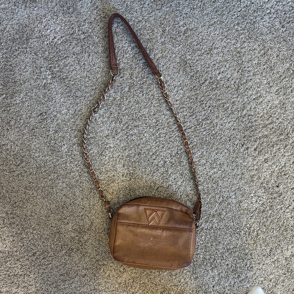 Kelly Wynne crossbody